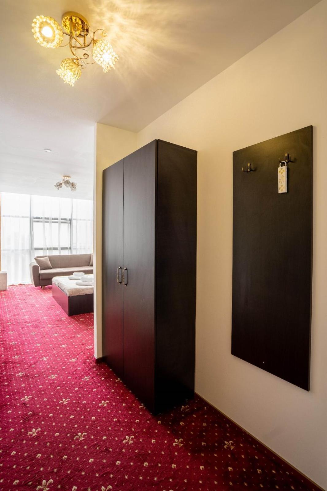 Hotel N