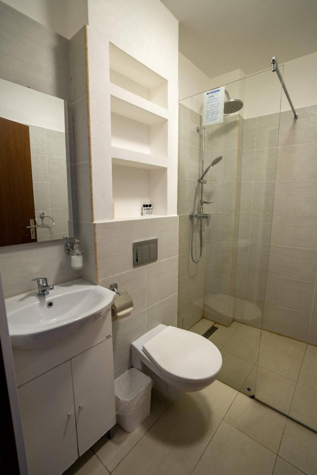 Hotel N 3*